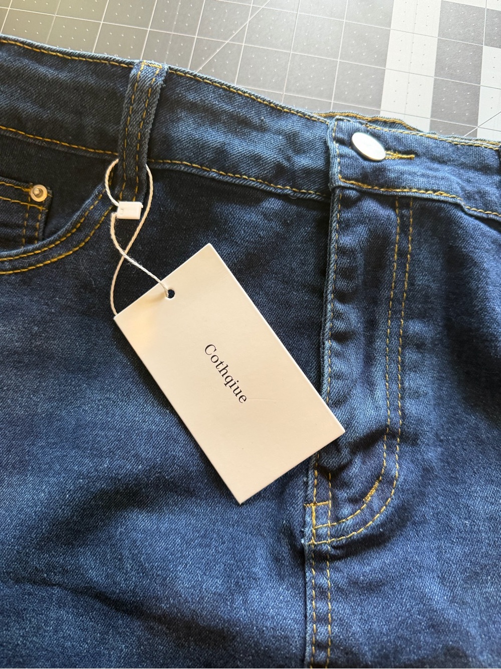 3/$20 Cothqiue Classic Blue Denim Mini Skirt - Women's - Picture 3 of 4